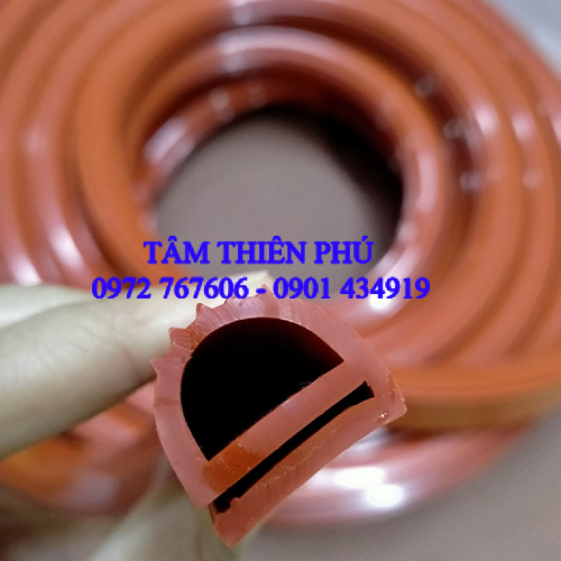 Ron silicon chữ e màu đỏ